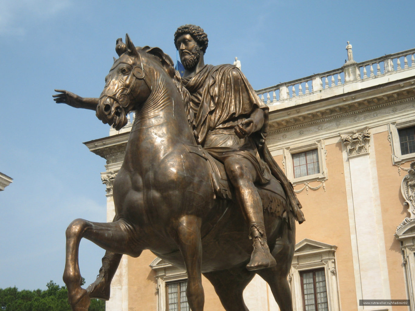 статуя Марка Аврелия вид вблизи фотография