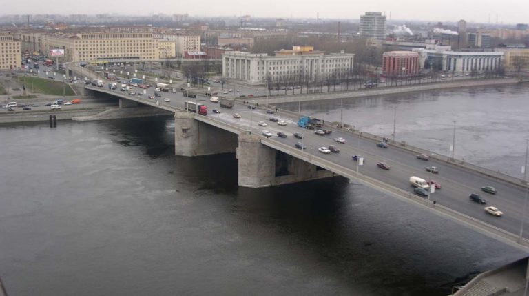 Володарский мост фото разведенный