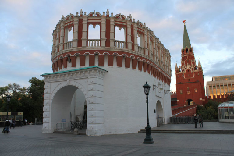 Как выглядит кутафья башня в москве фото