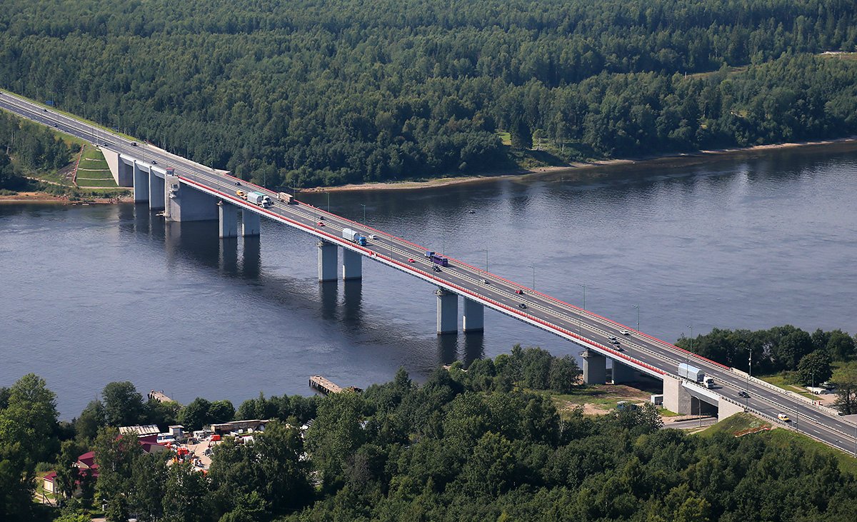мост через реку неву