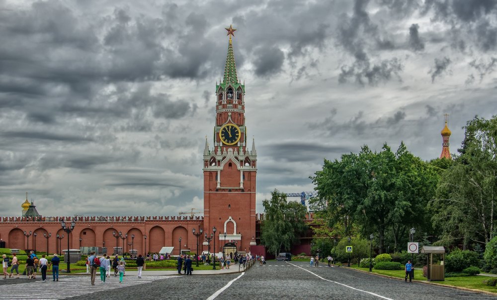 spasskaya tower of the moscow kremlin 3