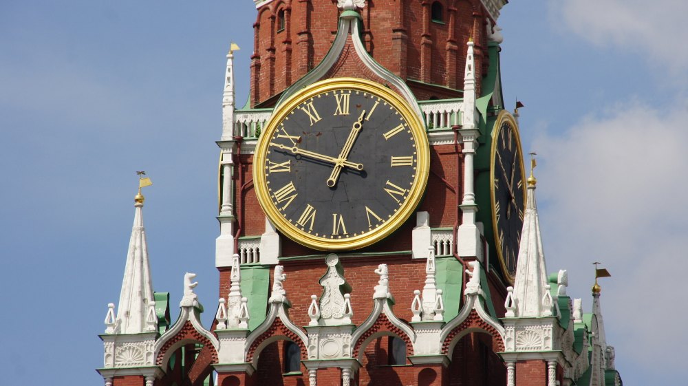 spasskaya tower of the moscow kremlin 6