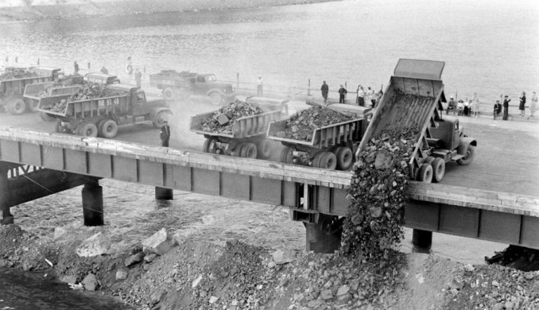 Братская ГЭС: история с первых дней строительства и современное значение