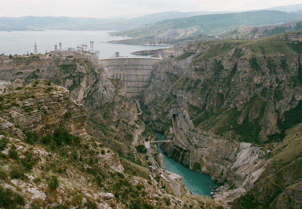 Чиркейская ГЭС в Дагестане: строительство необычной плотины и ее особенности