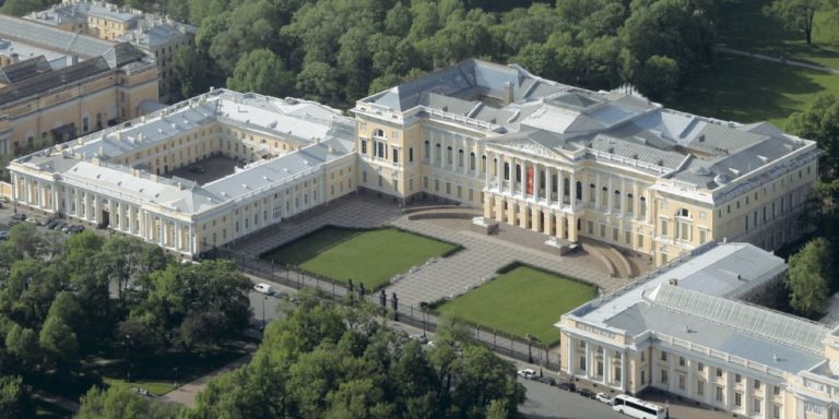 Смольный дворец в санкт петербурге фото адрес на карте