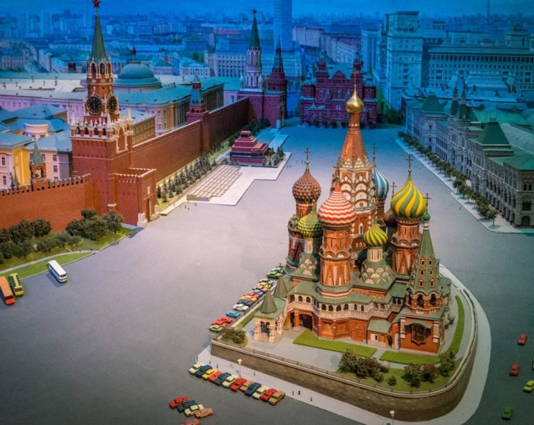 Строения на красной площади в москве фото и названия