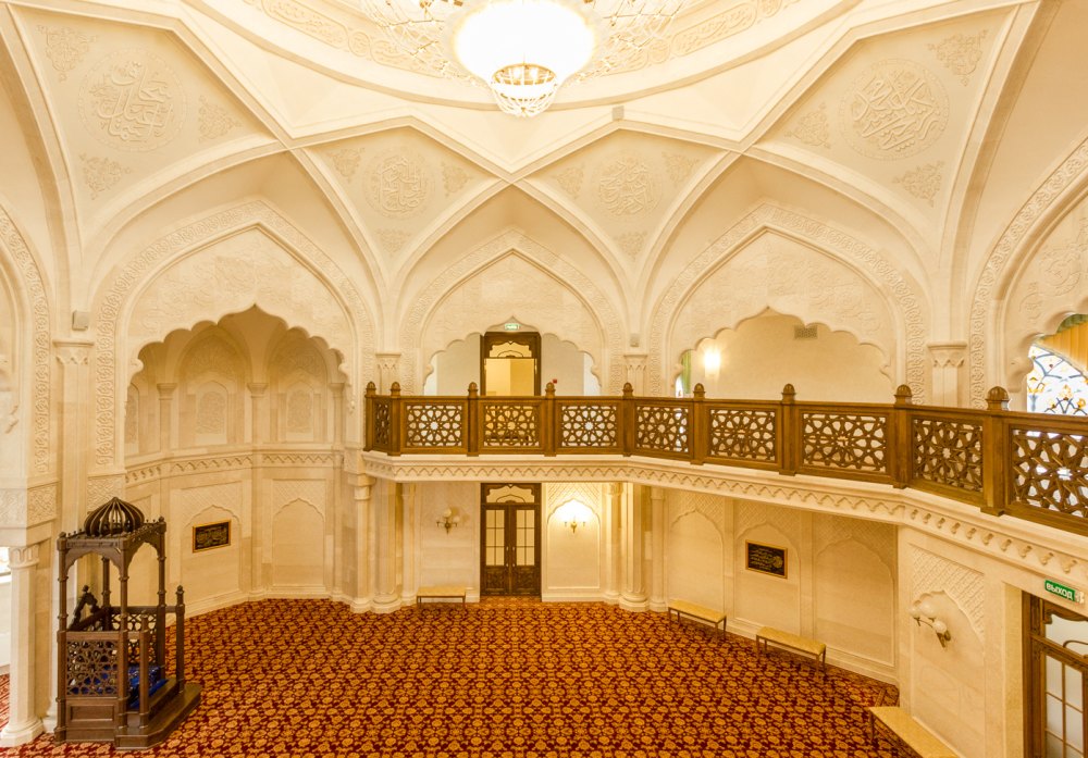 Внутри Белой мечети в Болгаре