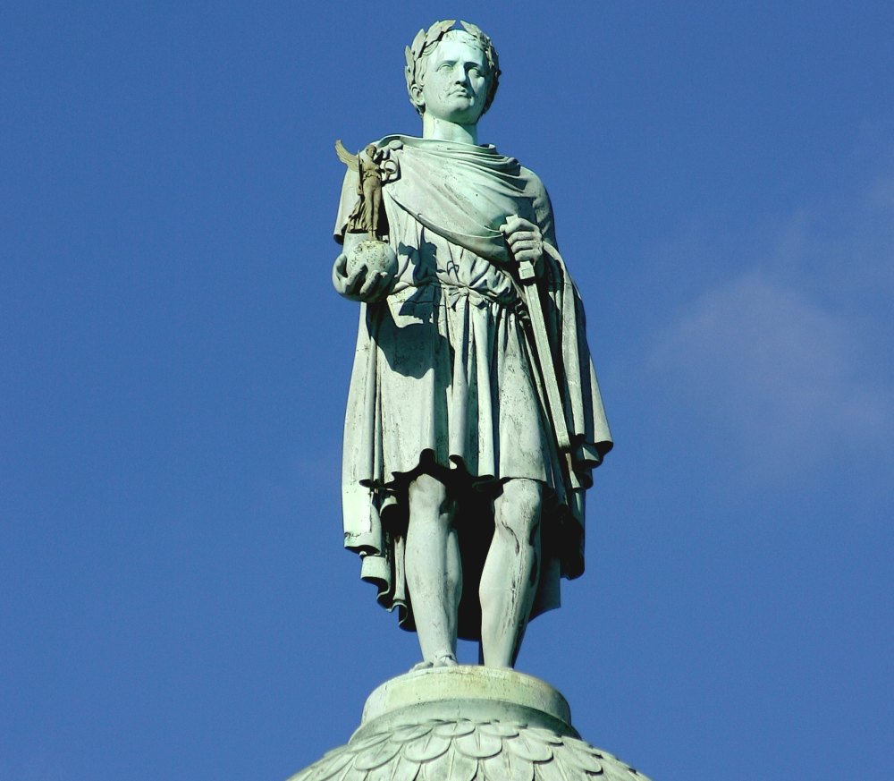 Статуя Наполеона
