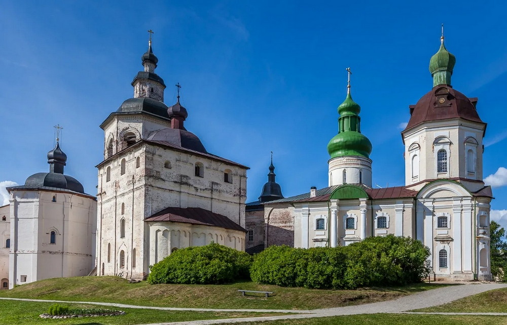 Храмы Белозерского монастыря