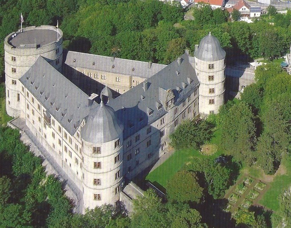 Замок-крепость