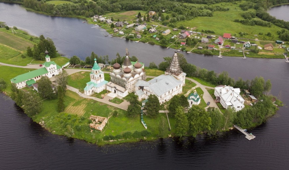 Антиниево-Сийский монастырь