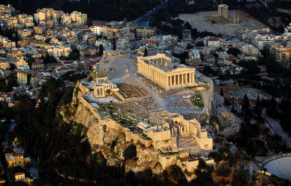 Афинский Акрополь на холме