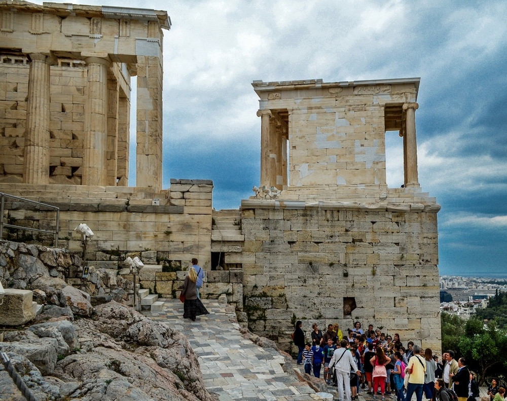 Туристы на Акрополе